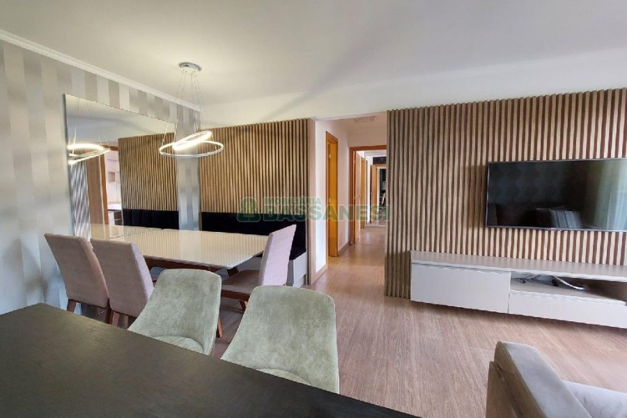 Apto Mobiliado com 58m², 2 dormitórios, 2 vagas, no bairro Madureira em Caxias do Sul para Alugar