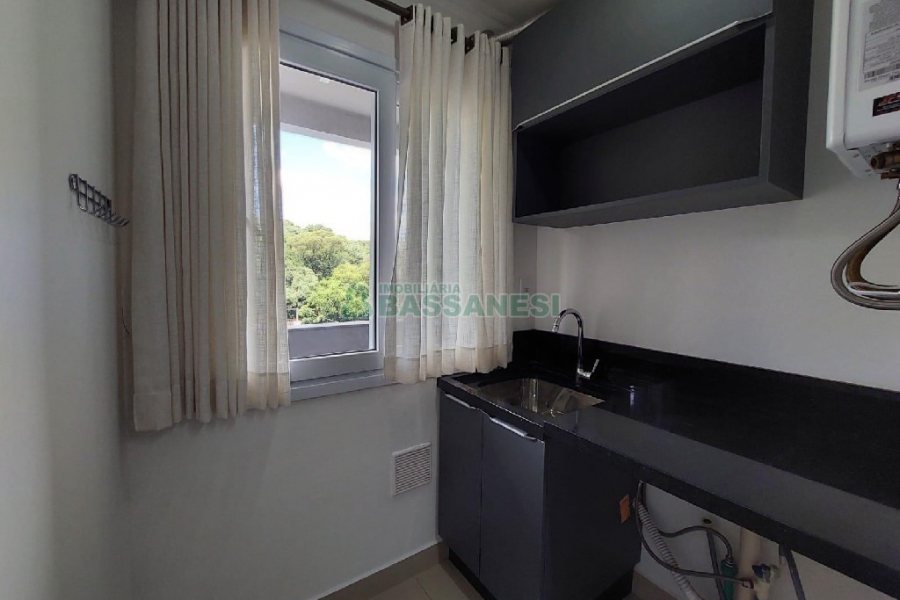 Apto Mobiliado com 58m², 2 dormitórios, 2 vagas, no bairro Madureira em Caxias do Sul para Alugar