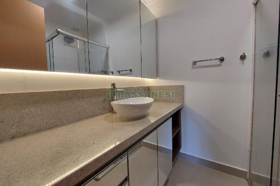 Apto Mobiliado com 58m², 2 dormitórios, 2 vagas, no bairro Madureira em Caxias do Sul para Alugar