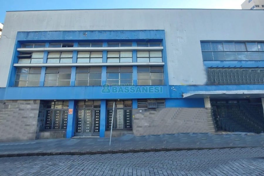 Predio com 3888m², no bairro Centro em Caxias do Sul para Alugar ou Comprar