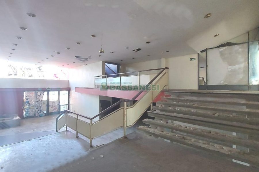 Predio com 3888m², no bairro Centro em Caxias do Sul para Alugar ou Comprar