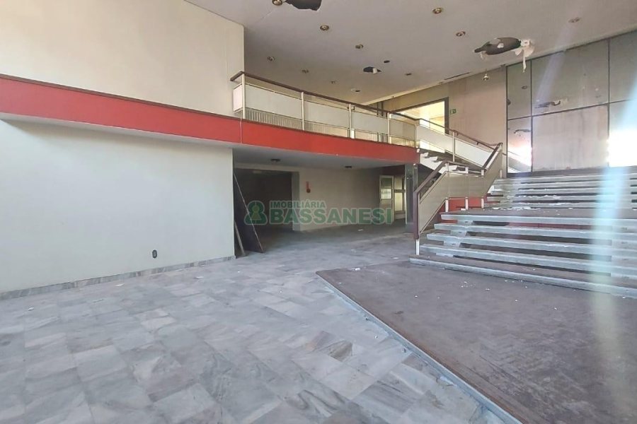 Predio com 3888m², no bairro Centro em Caxias do Sul para Alugar ou Comprar