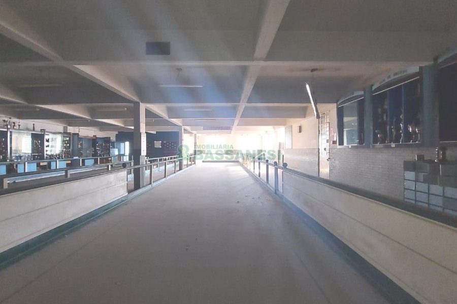 Predio com 3888m², no bairro Centro em Caxias do Sul para Alugar ou Comprar