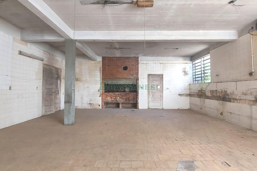 Predio com 3888m², no bairro Centro em Caxias do Sul para Alugar ou Comprar