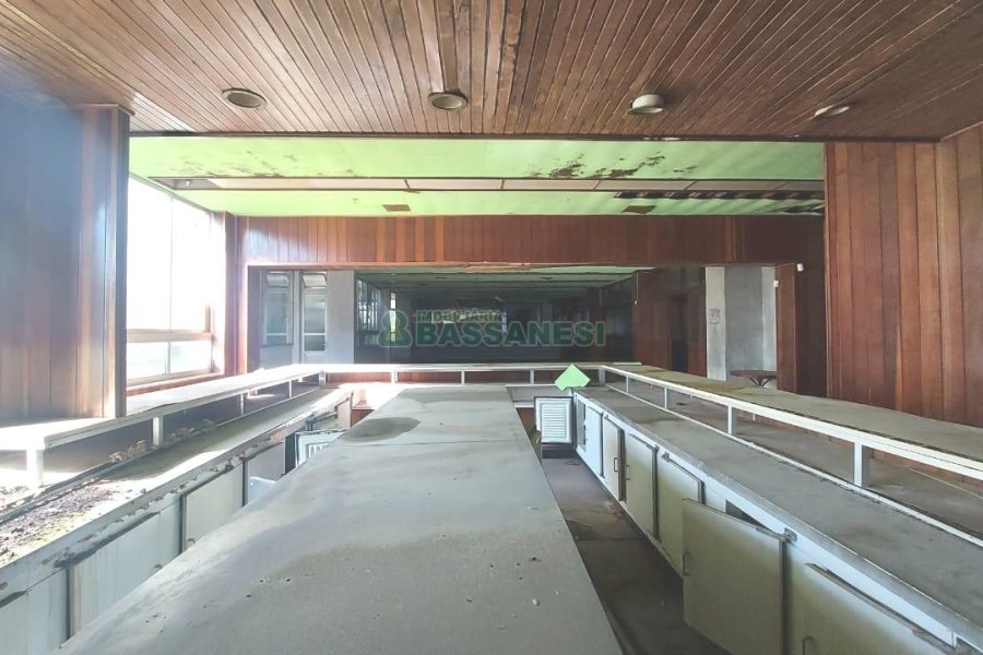 Predio com 3888m², no bairro Centro em Caxias do Sul para Alugar ou Comprar