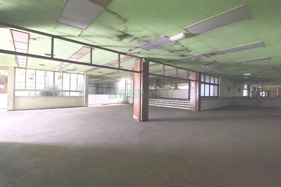 Predio com 3888m², no bairro Centro em Caxias do Sul para Alugar ou Comprar