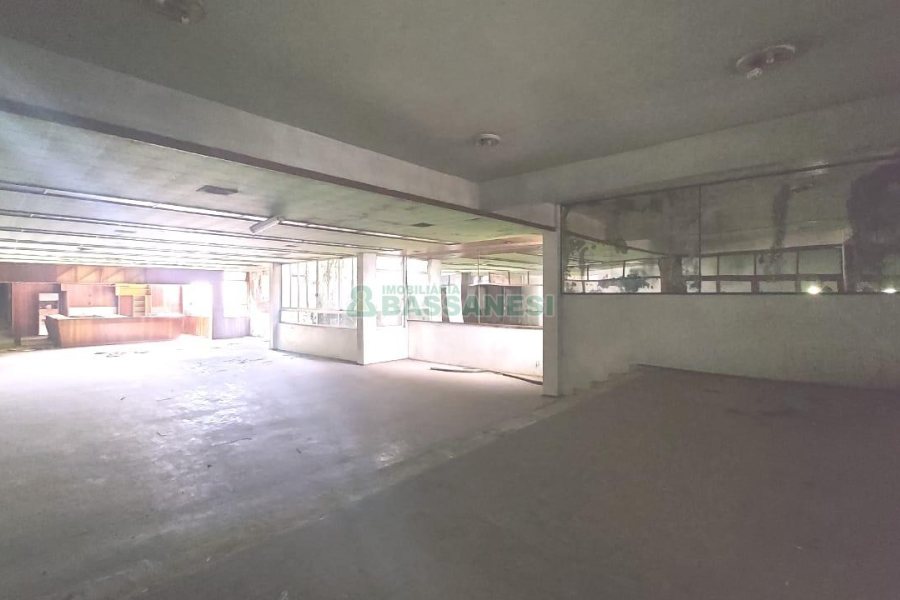 Predio com 3888m², no bairro Centro em Caxias do Sul para Alugar ou Comprar