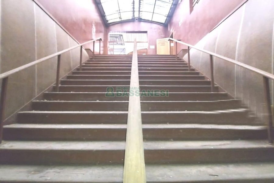 Predio com 3888m², no bairro Centro em Caxias do Sul para Alugar ou Comprar