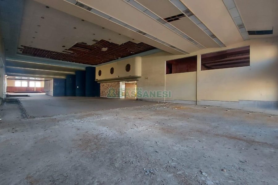 Predio com 3888m², no bairro Centro em Caxias do Sul para Alugar ou Comprar