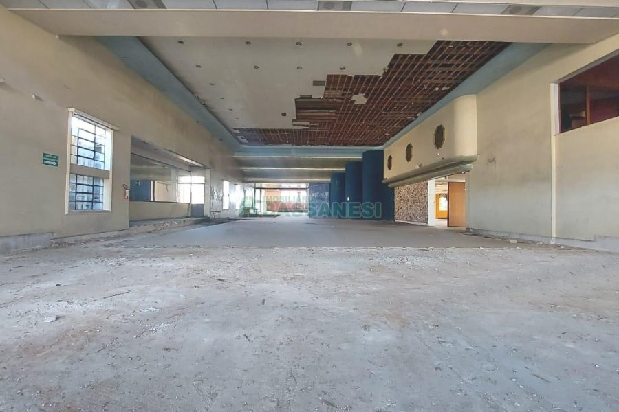 Predio com 3888m², no bairro Centro em Caxias do Sul para Alugar ou Comprar