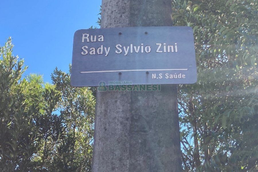 Terreno com 2195m², no bairro Nossa Senhora da Saúde em Caxias do Sul para Alugar ou Comprar