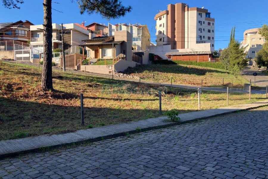 Terreno com 410m², no bairro Nossa Senhora da Saúde em Caxias do Sul para Alugar ou Comprar