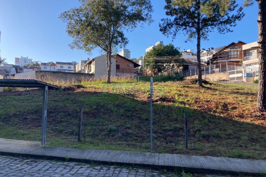 Terreno com 410m², no bairro Nossa Senhora da Saúde em Caxias do Sul para Alugar ou Comprar