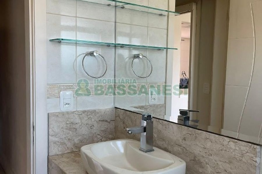 Apartamento com 100m², 2 dormitórios, 2 vagas, no bairro Bela Vista em Caxias do Sul para Alugar