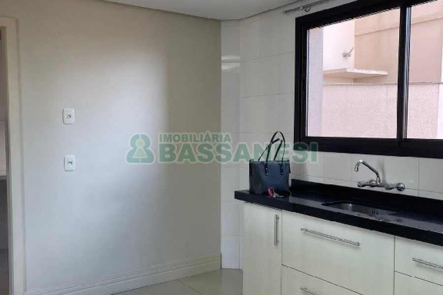 Apartamento com 100m², 2 dormitórios, 2 vagas, no bairro Bela Vista em Caxias do Sul para Alugar