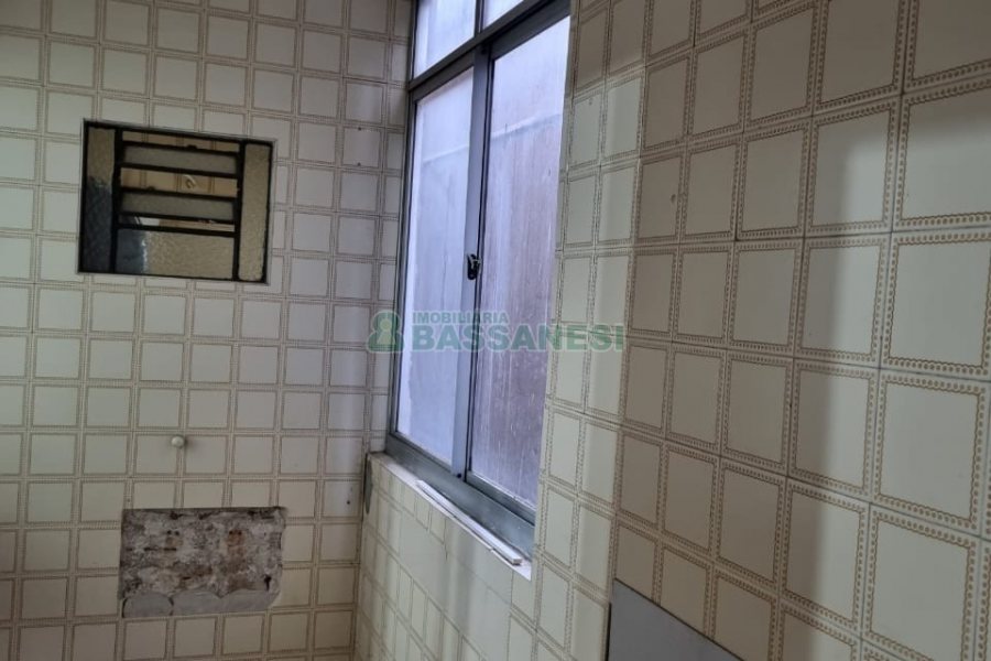 Sala com 26m², no bairro Centro em Caxias do Sul para Comprar