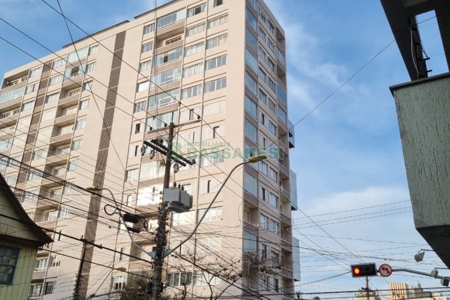 Sala com 26m², no bairro Centro em Caxias do Sul para Comprar