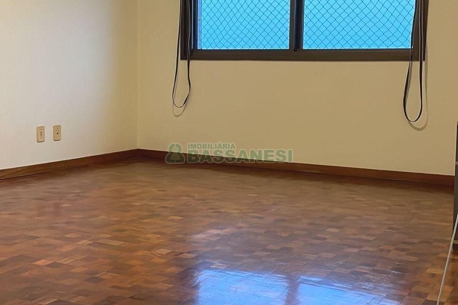 Apartamento com 147m², 3 dormitórios, 1 vaga, no bairro Centro em Caxias do Sul para Alugar ou Comprar