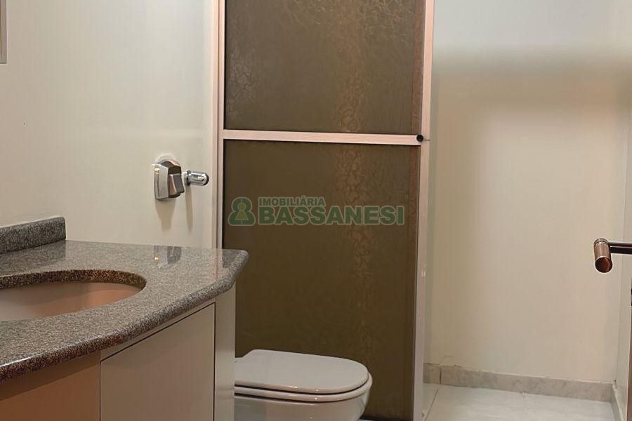 Apartamento com 147m², 3 dormitórios, 1 vaga, no bairro Centro em Caxias do Sul para Alugar ou Comprar