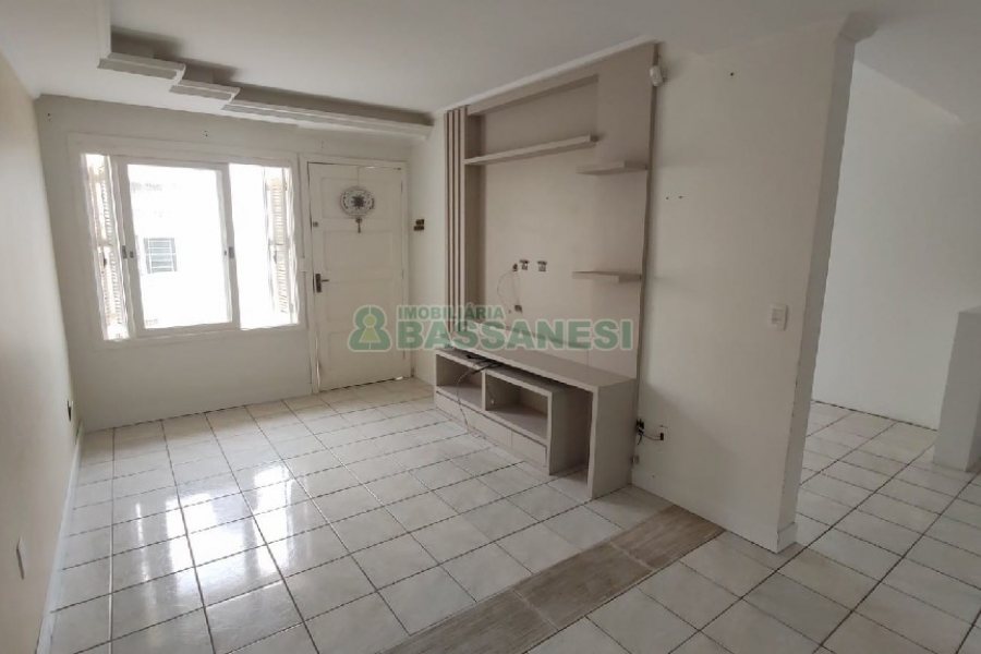 Sobrado com 69m², 2 dormitórios, 1 vaga, no bairro Cinqüentenário em Caxias do Sul para Comprar