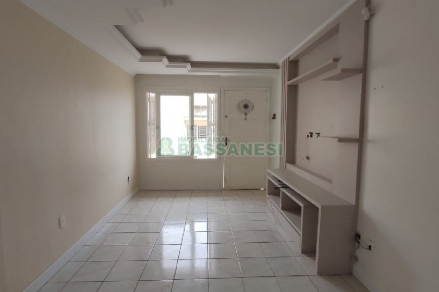 Sobrado com 69m², 2 dormitórios, 1 vaga, no bairro Cinqüentenário em Caxias do Sul para Comprar