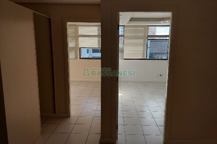 Sala com 52m², 1 vaga, no bairro Centro em Caxias do Sul para Comprar