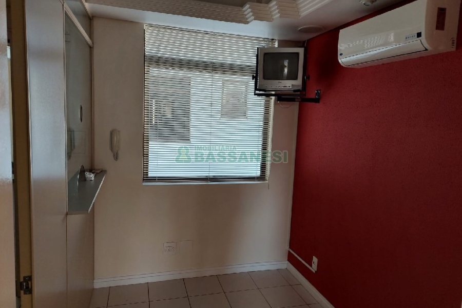 Sala com 52m², 1 vaga, no bairro Centro em Caxias do Sul para Comprar
