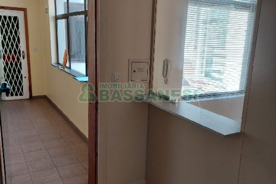 Sala com 52m², 1 vaga, no bairro Centro em Caxias do Sul para Comprar