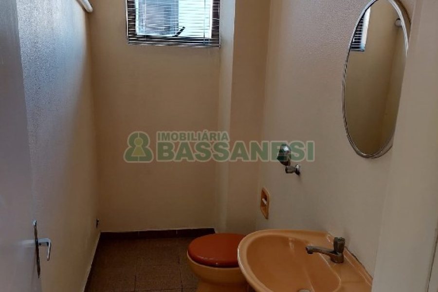Sala com 52m², 1 vaga, no bairro Centro em Caxias do Sul para Comprar