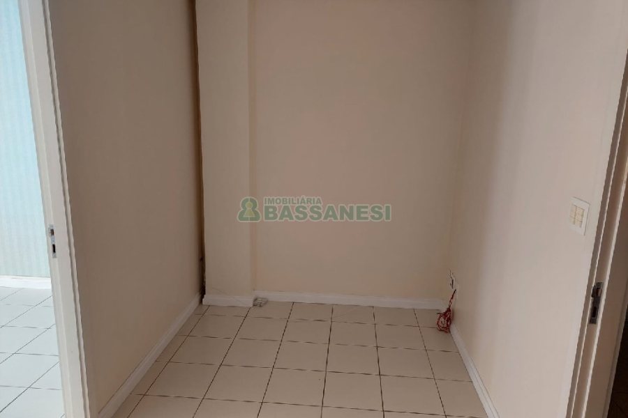 Sala com 52m², 1 vaga, no bairro Centro em Caxias do Sul para Comprar