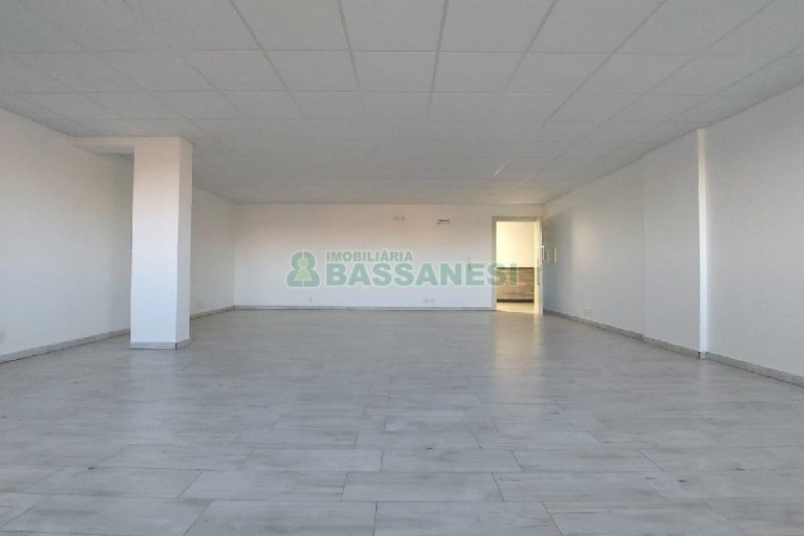 Sala com 63m², 1 vaga, no bairro Floresta em Caxias do Sul para Alugar