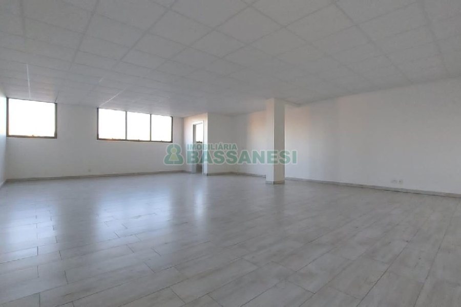 Sala com 63m², 1 vaga, no bairro Floresta em Caxias do Sul para Alugar