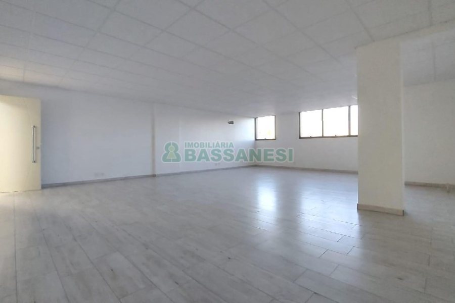 Sala com 63m², 1 vaga, no bairro Floresta em Caxias do Sul para Alugar