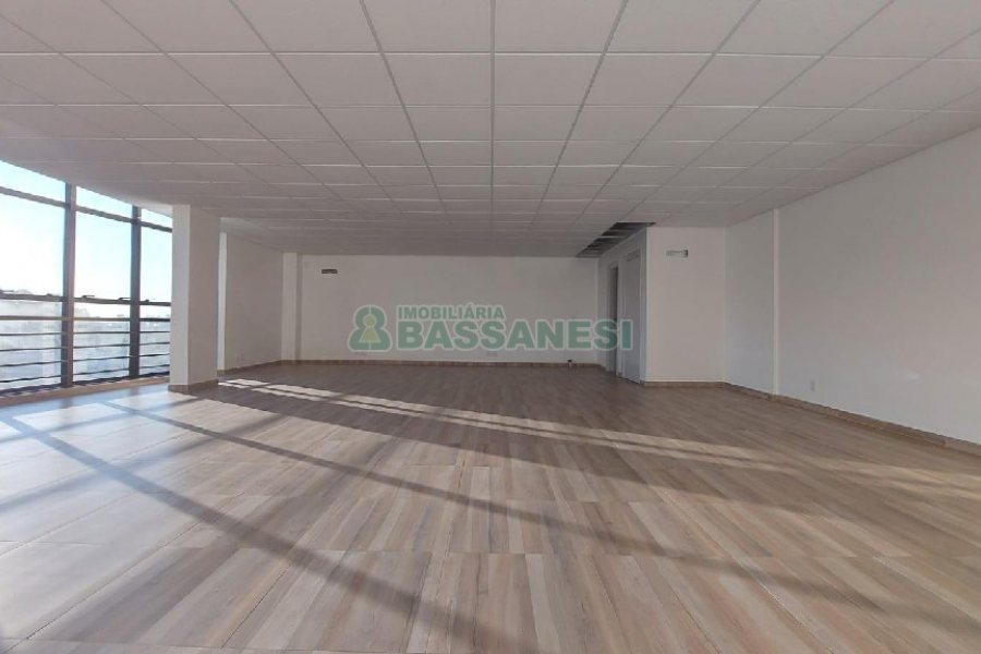 Sala com 107m², 1 vaga, no bairro Floresta em Caxias do Sul para Alugar