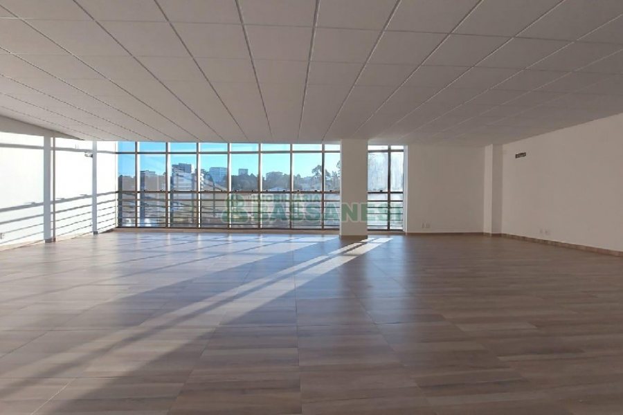 Sala com 107m², 1 vaga, no bairro Floresta em Caxias do Sul para Alugar