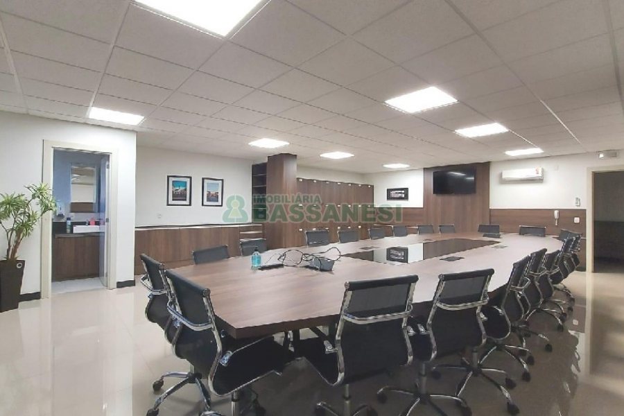 Sala com 107m², 1 vaga, no bairro Floresta em Caxias do Sul para Alugar