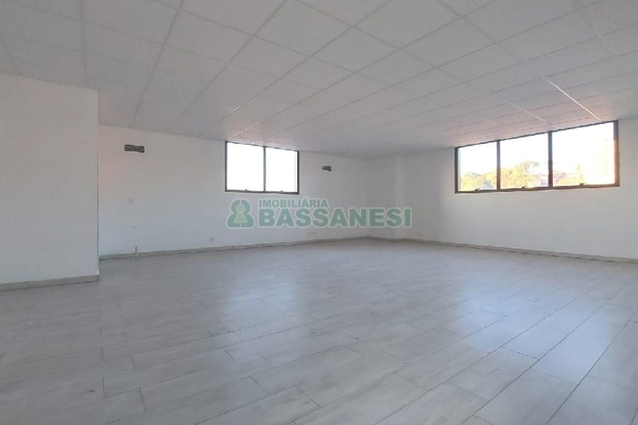 Sala com 70m², 1 vaga, no bairro Floresta em Caxias do Sul para Alugar