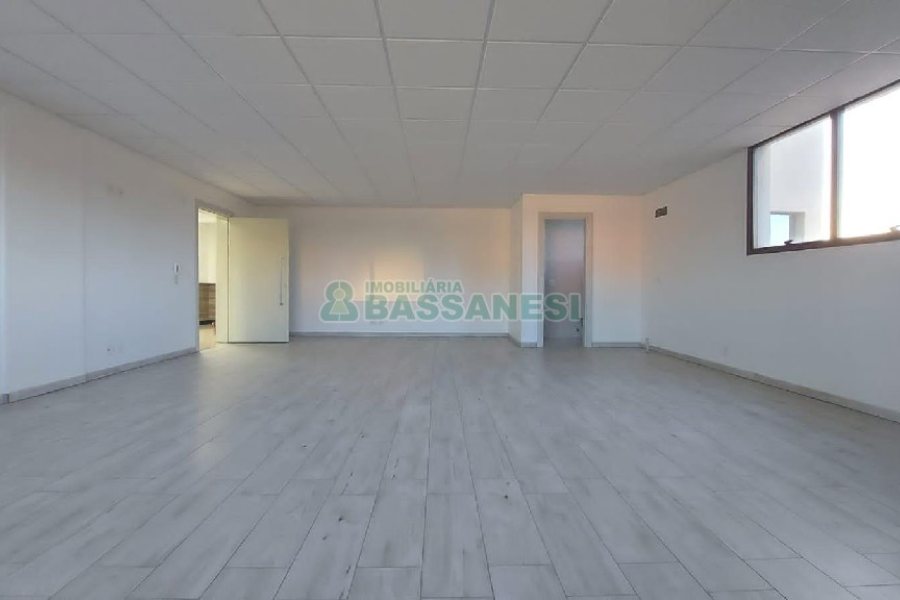 Sala com 70m², 1 vaga, no bairro Floresta em Caxias do Sul para Alugar