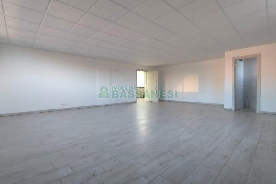 Sala com 70m², 1 vaga, no bairro Floresta em Caxias do Sul para Alugar