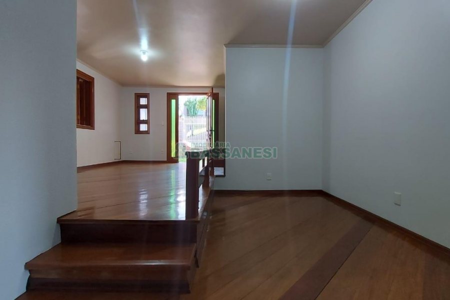 Casa com 312m², 4 dormitórios, 2 vagas, no bairro Cristo Redentor em Caxias do Sul para Alugar
