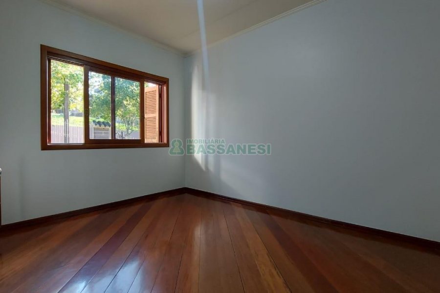 Casa com 312m², 4 dormitórios, 2 vagas, no bairro Cristo Redentor em Caxias do Sul para Alugar