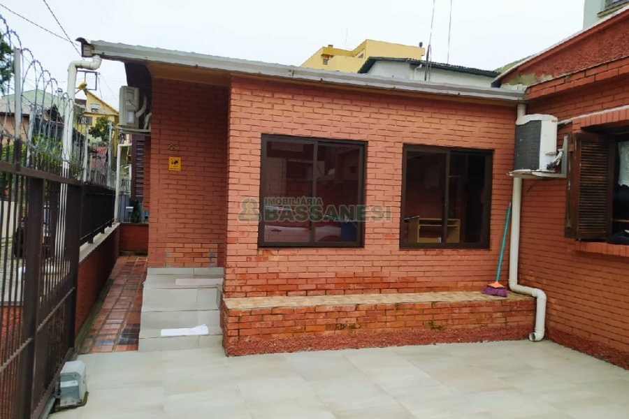 Casa com 112m², 3 dormitórios, no bairro Rio Branco em Caxias do Sul para Comprar