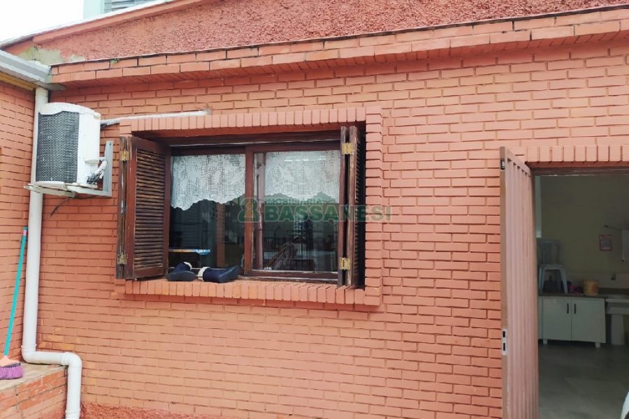 Casa com 112m², 3 dormitórios, no bairro Rio Branco em Caxias do Sul para Comprar