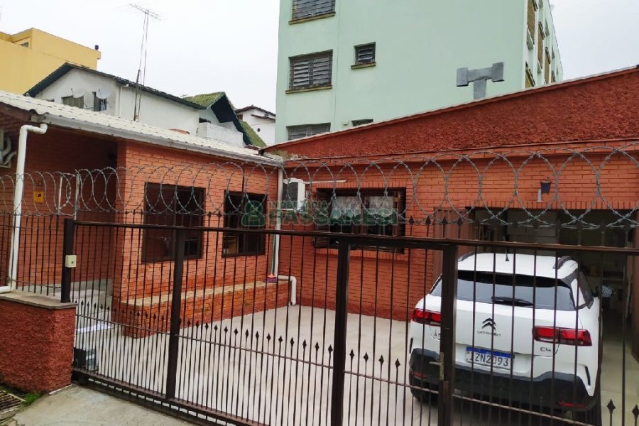 Casa com 112m², 3 dormitórios, no bairro Rio Branco em Caxias do Sul para Comprar