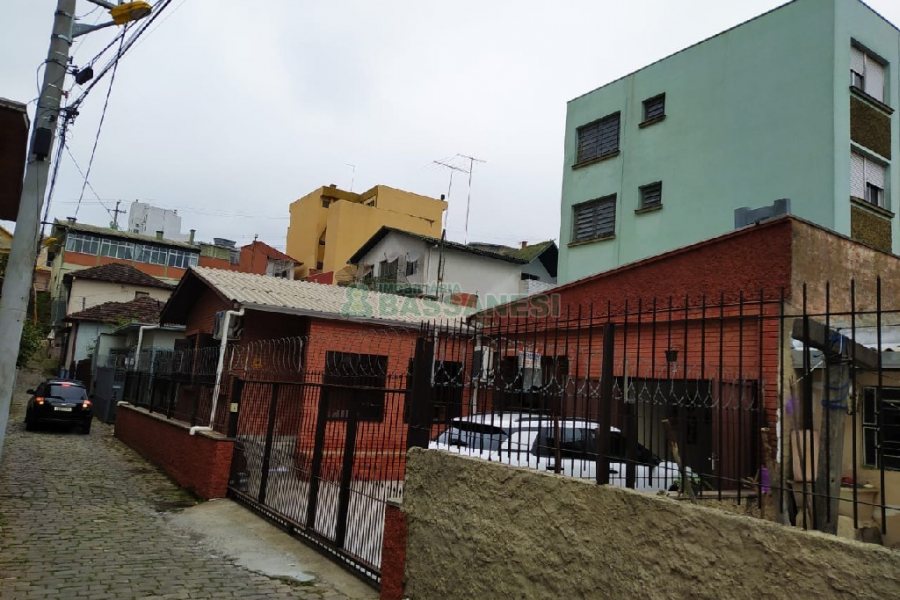 Casa com 112m², 3 dormitórios, no bairro Rio Branco em Caxias do Sul para Comprar