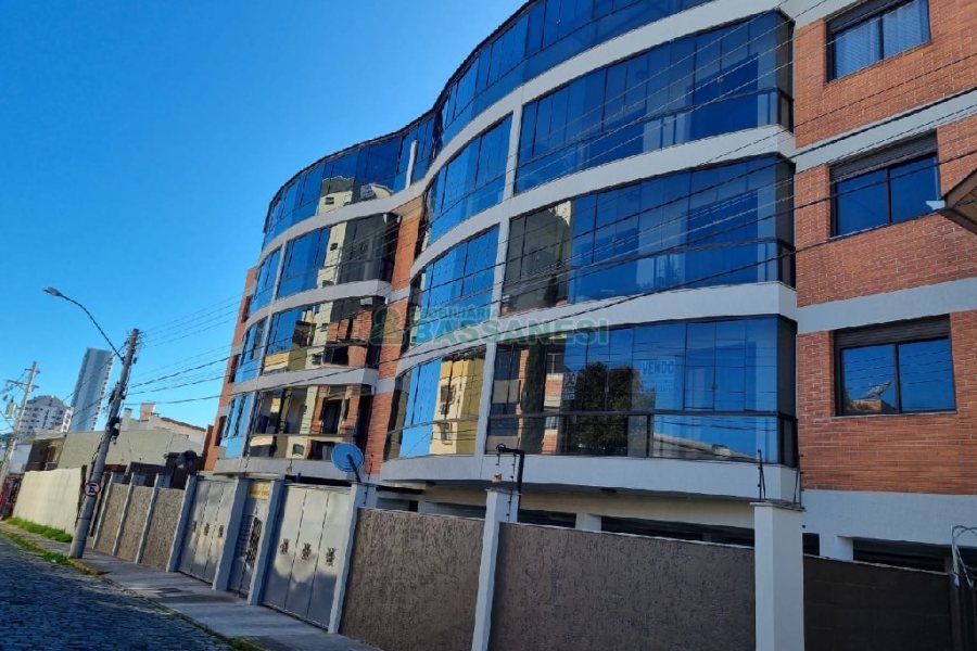 Apartamento com 80m², 1 dormitório, 1 vaga, no bairro Pio X em Caxias do Sul para Comprar
