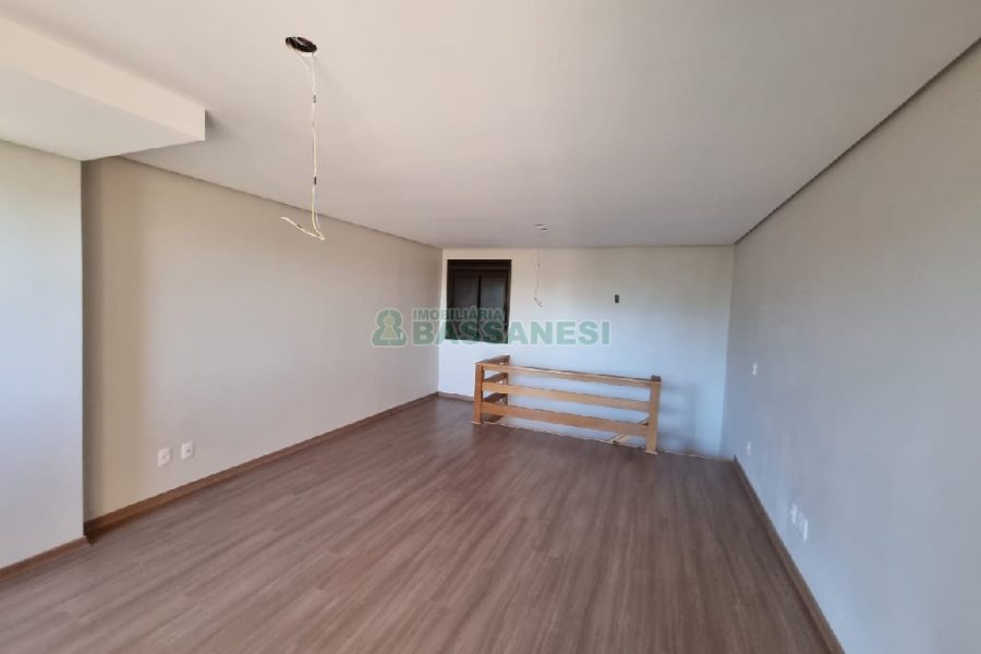 Apartamento com 80m², 1 dormitório, 1 vaga, no bairro Pio X em Caxias do Sul para Comprar