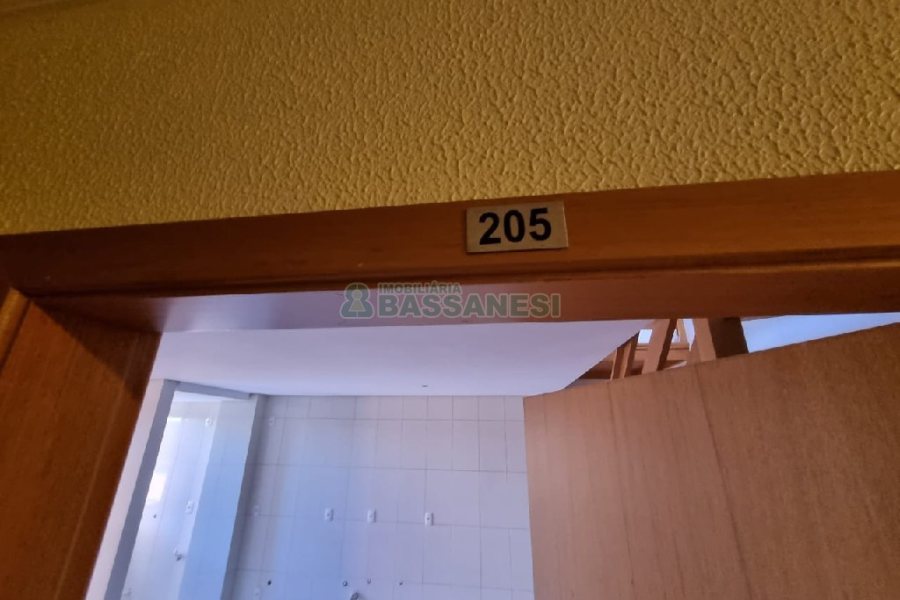Apartamento com 80m², 1 dormitório, 1 vaga, no bairro Pio X em Caxias do Sul para Comprar