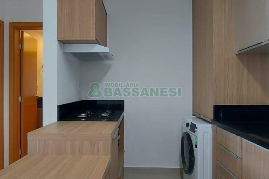 Apartamento com 48m², 1 dormitório, 1 vaga, no bairro Madureira em Caxias do Sul para Alugar