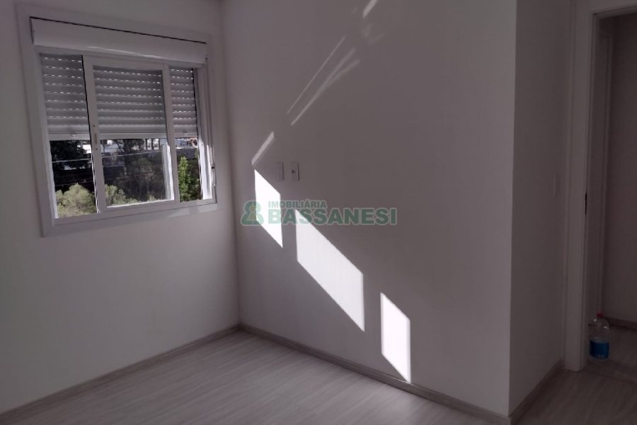 Sobrado com 94m², 3 dormitórios, 2 vagas, no bairro Vila Verde em Caxias do Sul para Comprar